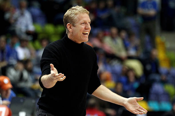 中场的亨德 中场的亨德